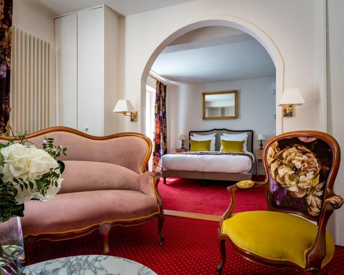 Hotel Restaurant Le Centenaire Les Eyzies ภายนอก รูปภาพ
