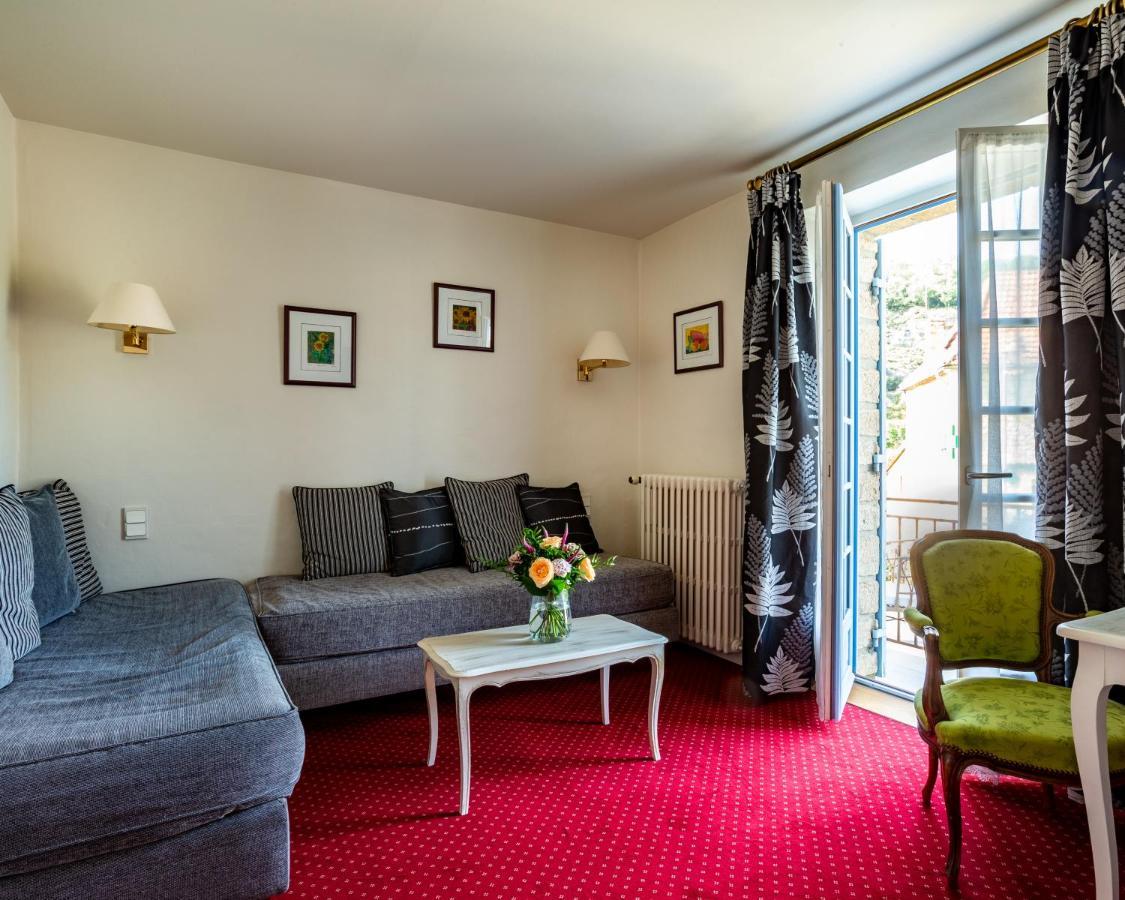 Hotel Restaurant Le Centenaire Les Eyzies ภายนอก รูปภาพ