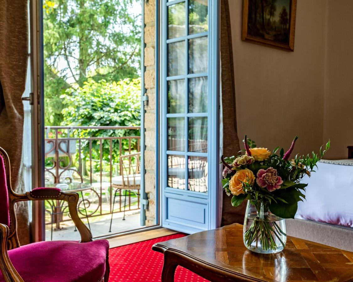 Hotel Restaurant Le Centenaire Les Eyzies ภายนอก รูปภาพ