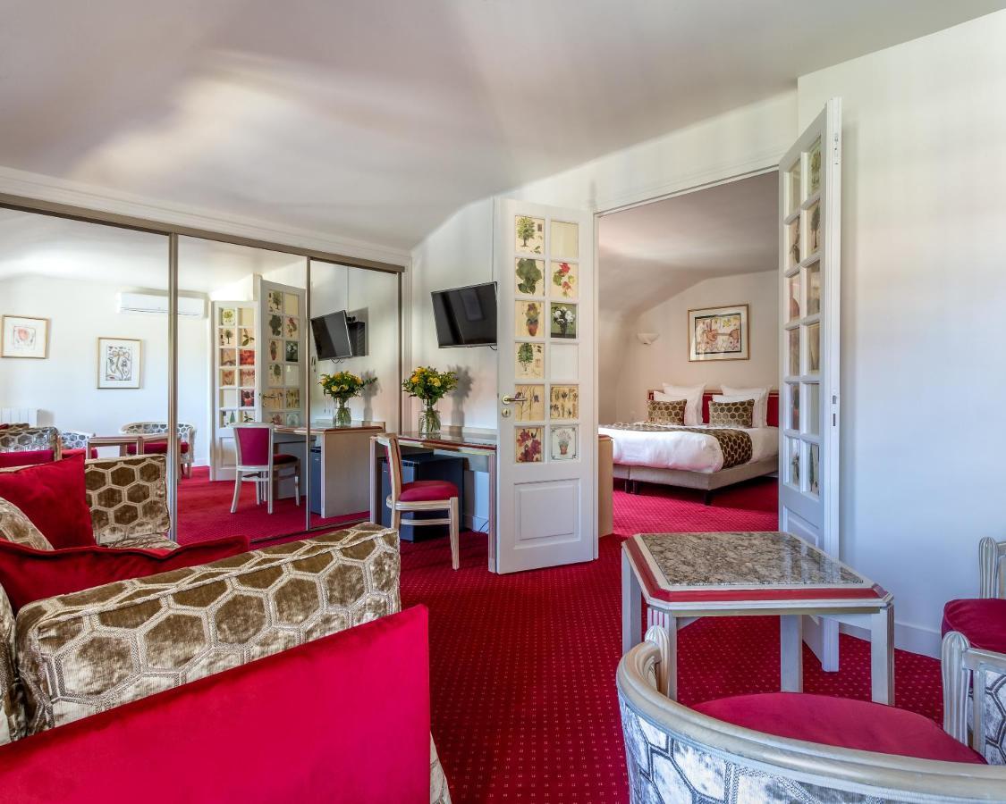Hotel Restaurant Le Centenaire Les Eyzies ภายนอก รูปภาพ
