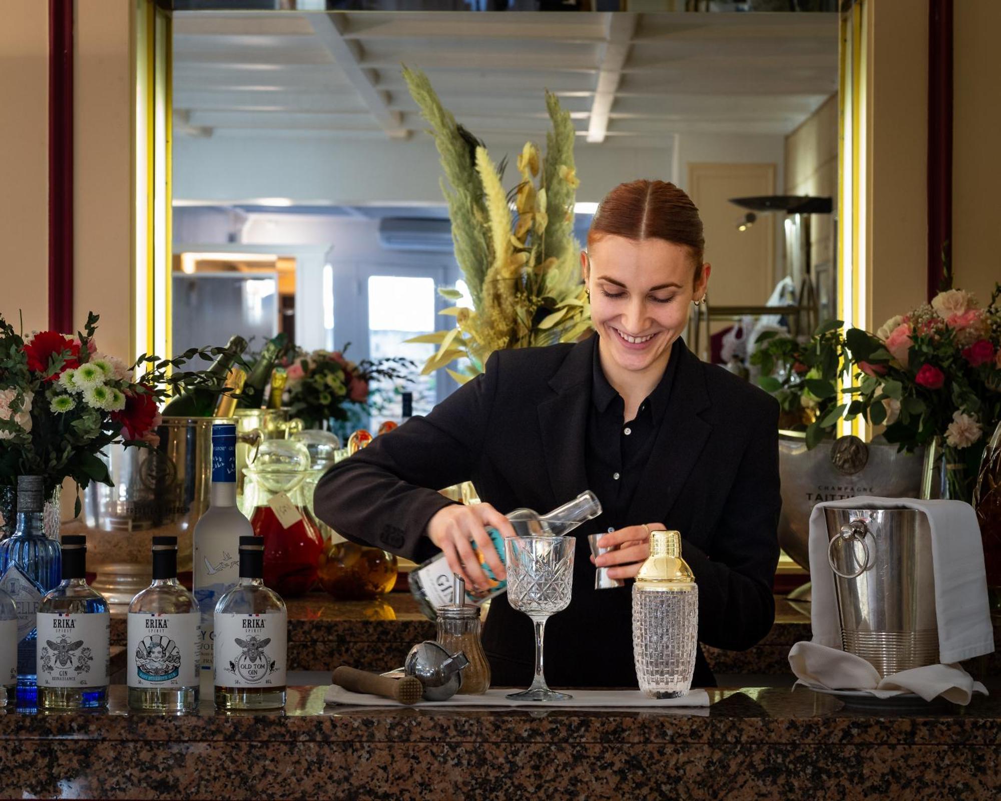 Hotel Restaurant Le Centenaire Les Eyzies ภายนอก รูปภาพ
